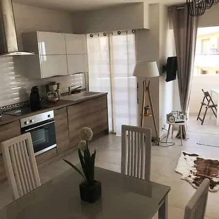 Magnifique Studio Au Pied Des Plages Cannes Exterior photo